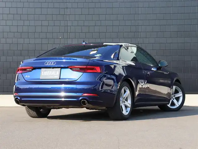 アウディ Ａ５ 2．0TFSIクワトロ スポーツ 宮城県 2020(令2)年 2万km 青 マトリクスLEDヘッドライト/BANG＆OLUFSEN/バーチャルコックピット/全方位カメラ/フルセグTV/アダプティブクルーズコントロール/パーキングアシスト/レーンキープアシスト/茶革シート/シートヒーター(D/N席)/前後ドライブレコーダー/ETC/パドルシフト/カラーコード：NX5H　ナバーラブルーＭ