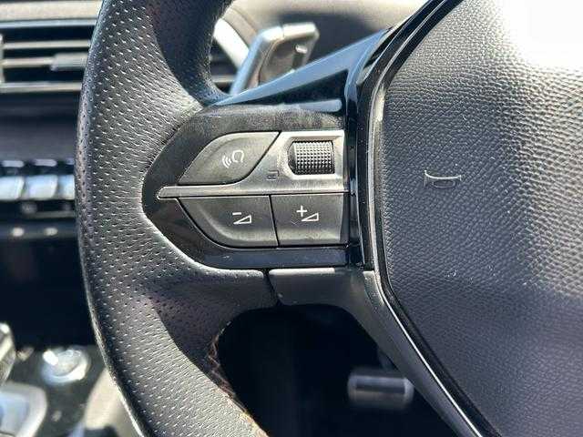プジョー ５００８ GT ブルーHDi 埼玉県 2018(平30)年 5.5万km パール 黒半革/純正メモリーナビ/(Bluetooth/USB/フルセグ)/アダプティブクルーズコントロール/Ａｐｐｌｅ　Ｃａｒ　Ｐｌａｙ/全方位カメラ/パワーバックドア　/パワーバックドア　/EＴＣ