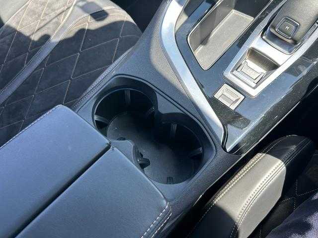プジョー ５００８ GT ブルーHDi 埼玉県 2018(平30)年 5.5万km パール 黒半革/純正メモリーナビ/(Bluetooth/USB/フルセグ)/アダプティブクルーズコントロール/Ａｐｐｌｅ　Ｃａｒ　Ｐｌａｙ/全方位カメラ/パワーバックドア　/パワーバックドア　/EＴＣ