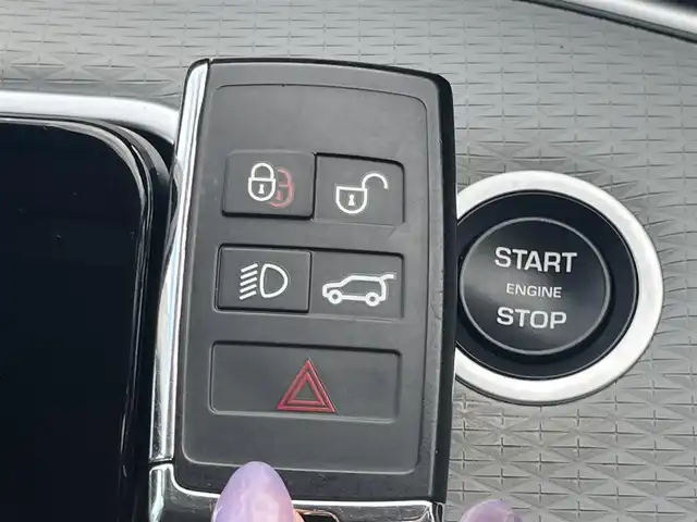 ランドローバー レンジローバーイヴォーク S 静岡県 2019(令1)年 3.1万km 黒 ドライバーアシスタンス/インコントロール/３６０度カメラ/CarPlay/ＡＣＣ/ＢＳＡ/パークアシスト/パーキングエイド/ＯＰ２０インチＡＷ/白革/シートヒーター/ＰＷシート/ＰＷテールゲート/デジタルインナーミラー/ＬＥＤ