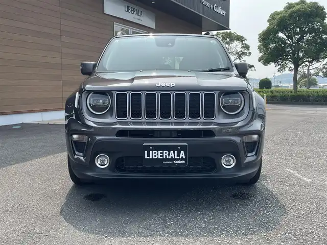 クライスラー・ジープ ジープ レネゲード リミテッド 宮崎県 2021(令3)年 4.4万km ガンＭ ブラインドスポットモニター/リアクロスパスディテクション/アダプティブクルーズコントロール/アドバンストブレーキアシスト/車線逸脱警報プラス/前面衝突警報/リアバックアップカメラ/リアパークアシスト/純正メモリナビ/（フルセグ/Bluetooth/AM/FM/USB/AUX）/ビルトインETC2.0/社外前方ドライブレコーダー【CSD-570FH】/革巻きステアリング/ステアリングリモコン/ステアリングヒーター/レザーシート/前席シートヒーター/前席パワーシート/ルーフレール/純正LEDヘッドライト/フロントフォグランプ/オートライト/アイドリングストップ/社外17インチアルミ【LMG】/電動パーキングブレーキ/電動格納ドアミラー/純正ラバーマット