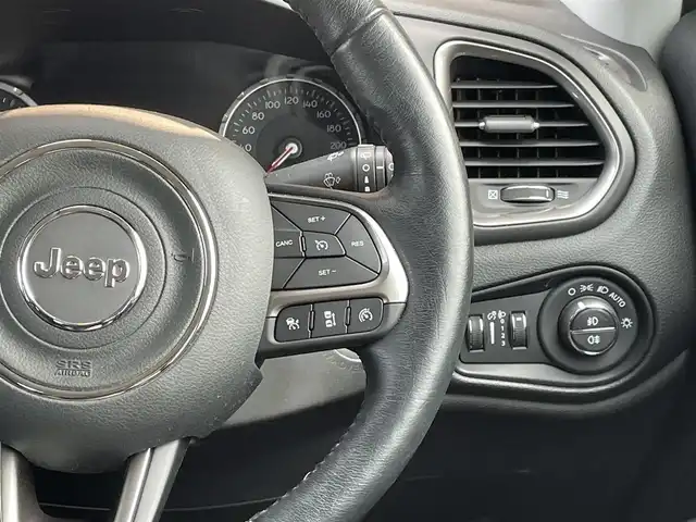 クライスラー・ジープ ジープ レネゲード リミテッド 宮崎県 2021(令3)年 4.4万km ガンＭ ブラインドスポットモニター/リアクロスパスディテクション/アダプティブクルーズコントロール/アドバンストブレーキアシスト/車線逸脱警報プラス/前面衝突警報/リアバックアップカメラ/リアパークアシスト/純正メモリナビ/（フルセグ/Bluetooth/AM/FM/USB/AUX）/ビルトインETC2.0/社外前方ドライブレコーダー【CSD-570FH】/革巻きステアリング/ステアリングリモコン/ステアリングヒーター/レザーシート/前席シートヒーター/前席パワーシート/ルーフレール/純正LEDヘッドライト/フロントフォグランプ/オートライト/アイドリングストップ/社外17インチアルミ【LMG】/電動パーキングブレーキ/電動格納ドアミラー/純正ラバーマット