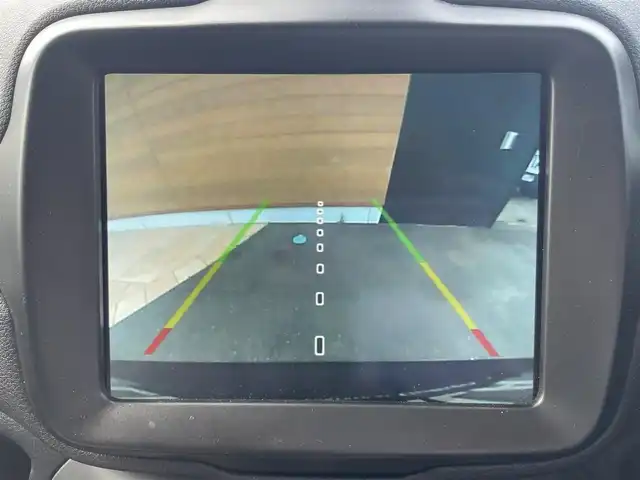 クライスラー・ジープ ジープ レネゲード リミテッド 宮崎県 2021(令3)年 4.4万km ガンＭ ブラインドスポットモニター/リアクロスパスディテクション/アダプティブクルーズコントロール/アドバンストブレーキアシスト/車線逸脱警報プラス/前面衝突警報/リアバックアップカメラ/リアパークアシスト/純正メモリナビ/（フルセグ/Bluetooth/AM/FM/USB/AUX）/ビルトインETC2.0/社外前方ドライブレコーダー【CSD-570FH】/革巻きステアリング/ステアリングリモコン/ステアリングヒーター/レザーシート/前席シートヒーター/前席パワーシート/ルーフレール/純正LEDヘッドライト/フロントフォグランプ/オートライト/アイドリングストップ/社外17インチアルミ【LMG】/電動パーキングブレーキ/電動格納ドアミラー/純正ラバーマット