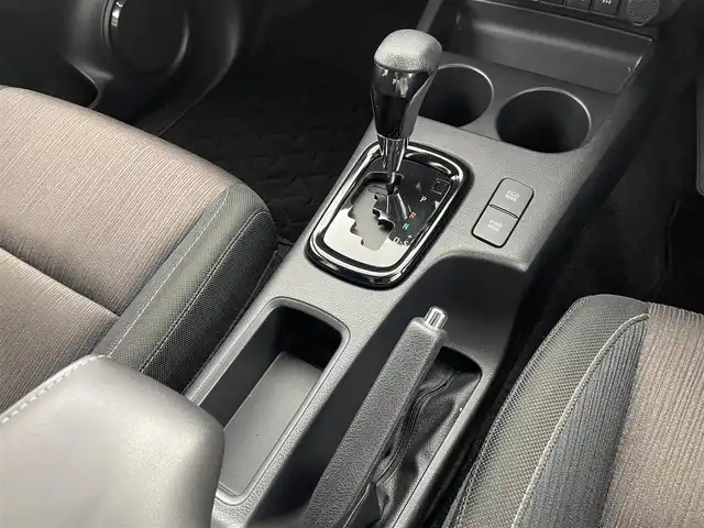 トヨタ ハイラックス Z ブラックラリーエディション 群馬県 2019(平31)年 4万km アティチュードブラックマイカ ＴＲＤトノカバー／アンダーカバー／フォグカバー／マフラーカッター　純正ベッドライナー　純正ナビ　バックカメラ　フルセグＴＶ　ＬＥＤヘッドライト　ホワイトレター　ＴＯＹＯＴＡデカール　４ＷＤ　禁煙車