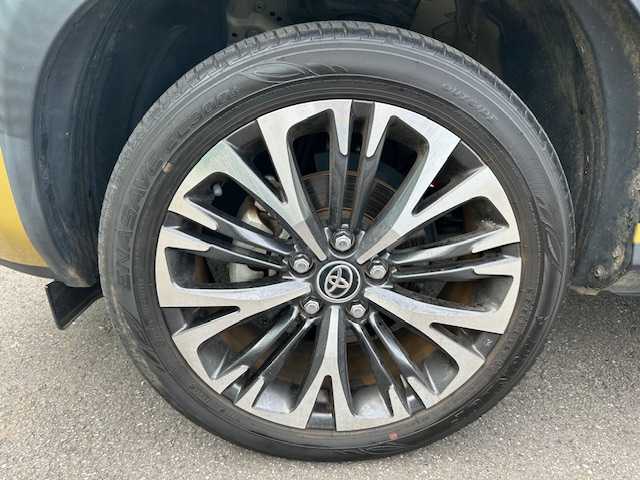 トヨタ ヤリスクロス ハイブリッド Z 茨城県 2021(令3)年 5万km ブラスゴールドメタリック 8インチ純正SDナビ(Bluetooth、フルセグTV、全周囲モニター)/ETC2.0/ドライブレコーダー前後/シートヒーター/電動リアゲート/スマートキー/横滑り防止装置/オートマチックハイビーム/アダプティブクルーズコントロール/冷房AAC/純正フロアマット/ハーフレザーシート/18インチ純正アルミホイール/コーナーセンサー/LEDオートライト