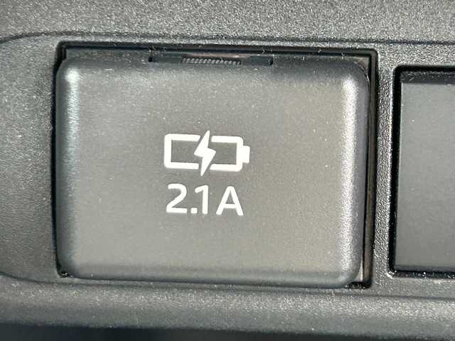 トヨタ ヤリスクロス ハイブリッド Z 茨城県 2021(令3)年 5万km ブラスゴールドメタリック 8インチ純正SDナビ(Bluetooth、フルセグTV、全周囲モニター)/ETC2.0/ドライブレコーダー前後/シートヒーター/電動リアゲート/スマートキー/横滑り防止装置/オートマチックハイビーム/アダプティブクルーズコントロール/冷房AAC/純正フロアマット/ハーフレザーシート/18インチ純正アルミホイール/コーナーセンサー/LEDオートライト