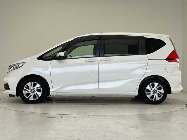 ホンダ フリード＋ ハイブリット G ホンダセンシング 愛知県 2020(令2)年 2.8万km プラチナホワイトパール 純正9型ナビ/両側パワースライドドア/クルーズコントロール/シートヒーター/バックカメラ/コーナーセンサー/LEDヘッドライト/オートマチックハイビーム/ドライブレコーダー/ETC/衝突軽減システム/フルセグ/CD DVD/ステアリングスイッチ/スマートキー/プッシュスタート