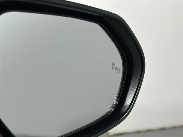 トヨタ ヤリスクロス ハイブリッド Z アドベンチャー 大阪府 2025(令7)年 0.1千km ブラックマイカ 純正ディスプレイオーディオ　ナビ　全周囲カメラ　Bluetooth　フルセグTV　HDMI トヨタセーフティーセンス　クリアランスソナー　BSM　パワーシート　シートヒーター　ハンドルヒーター　ETC オートライト　LEDヘッドライト　スマートキー