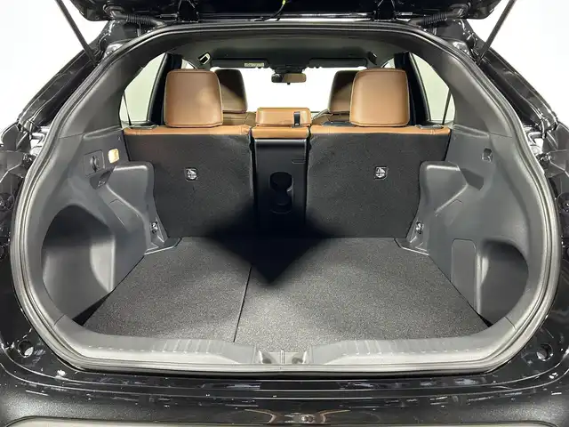 トヨタ ヤリスクロス ハイブリッド Z アドベンチャー 大阪府 2025(令7)年 0.1千km ブラックマイカ 純正ディスプレイオーディオ　ナビ　全周囲カメラ　Bluetooth　フルセグTV　HDMI トヨタセーフティーセンス　クリアランスソナー　BSM　パワーシート　シートヒーター　ハンドルヒーター　ETC オートライト　LEDヘッドライト　スマートキー