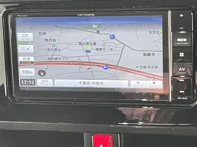 トヨタ ルーミー G 千葉県 2022(令4)年 3.4万km ブライトシルバーM スマートアシスト/・衝突軽減ブレーキ/・先行車発進お知らせ/・車線逸脱警報/・標識認識/・ふらつき警報/社外7インチナビ/Bluetooth フルセグ AM FM/全方位カメラ/両側パワースライドドア/LEDオートライト/ドアバイザー/ヘッドライトレベライザー/プッシュスタート/スマートキー/ETC