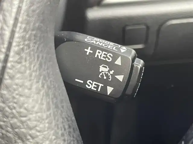 トヨタ クラウン ハイブリッド アスリートS 愛媛県 2014(平26)年 8.7万km ホワイトパールクリスタルシャイン サンルーフ/純正HDDナビ/（Bluetooth/CD/DVD/USB/フルセグTV）/TVキャンセラー/ビルトインETC/ガイド付きバックカメラ/前方ドライブレコーダー/前席パワーシート/衝突被害軽減システム/クリアランスソナー /レーダークルーズコントロール/前席シートヒーター/ステアリングヒーター/ZACKJP-520/18インチAW/社外GPSレーダー/純正フロアマット/ABS/横滑り防止装置/前後コーナーセンサー/盗難防止装置/カーテンエアバック/LEDヘッドライト/フォグランプ/オートライト