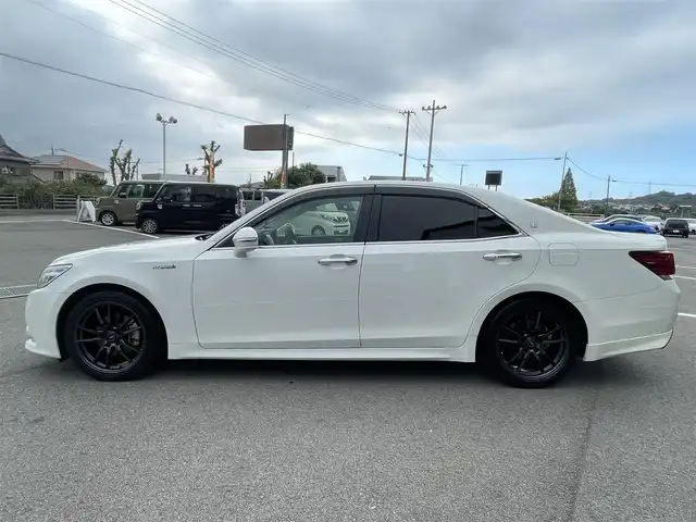 トヨタ クラウン ハイブリッド アスリートS 愛媛県 2014(平26)年 8.7万km ホワイトパールクリスタルシャイン サンルーフ/純正HDDナビ/（Bluetooth/CD/DVD/USB/フルセグTV）/TVキャンセラー/ビルトインETC/ガイド付きバックカメラ/前方ドライブレコーダー/前席パワーシート/衝突被害軽減システム/クリアランスソナー /レーダークルーズコントロール/前席シートヒーター/ステアリングヒーター/ZACKJP-520/18インチAW/社外GPSレーダー/純正フロアマット/ABS/横滑り防止装置/前後コーナーセンサー/盗難防止装置/カーテンエアバック/LEDヘッドライト/フォグランプ/オートライト