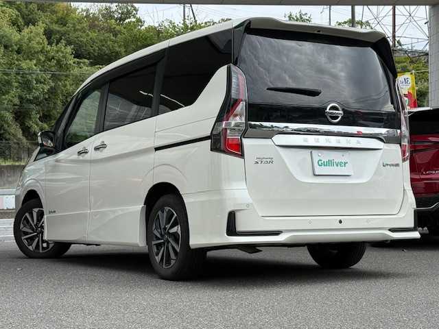 日産 セレナ e－パワー ハイウェイスター V 大阪府 2021(令3)年 4.5万km ブリリアントホワイトパール /禁煙車//プロパイロット/・アダプティブクルーズコントロール/・レーンキープアシスト//ブラインドスポットモニター//デジタルインナーミラー//前後ドラレコ【DH5-D】//ハンズフリー機能付き両側パワースライドドア//純正16AW//ETC2.0//純正１０型ナビ【MM521D-L】/・フルTV/DVD/Blue-Ray/SD/Bluetooth//純正フリップダウンモニター//コーナーセンサー//バックカメラ・全周囲カメラ//プッシュスタート・スマートキー