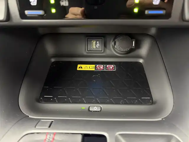 トヨタ ＲＡＶ４ ＰＨＶ Z 愛知県 2023(令5)年 2.8万km グレー 純正ナビ/（Bluetooth/フルセグTV/AM/FM/USB入力）/パノラマミックビューモニター/合皮シート/デジタルインナーミラー/HUD/ビルトインETC2.0/プリクラッシュセーフティシステム/レーダークルーズコントロール/純正19インチアルミホイール/フルセグTV/LEDヘッドライト/シートヒーター/シートベンチレーション/スマートキー/プッシュスタート/電動格納ミラー/オートライト/電動リアゲード