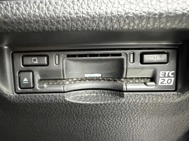 トヨタ ＲＡＶ４ ＰＨＶ Z 愛知県 2023(令5)年 2.8万km グレー 純正ナビ/（Bluetooth/フルセグTV/AM/FM/USB入力）/パノラマミックビューモニター/合皮シート/デジタルインナーミラー/HUD/ビルトインETC2.0/プリクラッシュセーフティシステム/レーダークルーズコントロール/純正19インチアルミホイール/フルセグTV/LEDヘッドライト/シートヒーター/シートベンチレーション/スマートキー/プッシュスタート/電動格納ミラー/オートライト/電動リアゲード