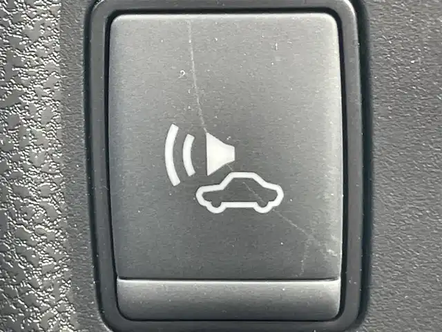 日産 ノート e－パワー X 岡山県 2016(平28)年 5.4万km ダークメタルグレー 登録時走行距離53820km/LEDヘッドライト/社外ナビ/フルセグTV(AM/FM/CD/DVD/Bluetooth)/アラウンドビューモニター/ETC/ドライブレコーダー/デジタルインナーミラー/エマージェンシーブレーキ/車線逸脱防止支援システム/横滑り防止装置/車両接近通報装置/電動格納ミラー/プッシュスタート/スマートキー