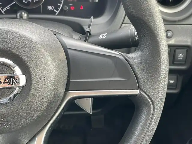 日産 ノート e－パワー X 岡山県 2016(平28)年 5.4万km ダークメタルグレー 登録時走行距離53820km/LEDヘッドライト/社外ナビ/フルセグTV(AM/FM/CD/DVD/Bluetooth)/アラウンドビューモニター/ETC/ドライブレコーダー/デジタルインナーミラー/エマージェンシーブレーキ/車線逸脱防止支援システム/横滑り防止装置/車両接近通報装置/電動格納ミラー/プッシュスタート/スマートキー