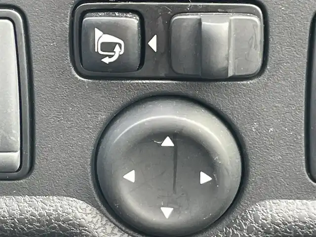 日産 ノート e－パワー X 岡山県 2016(平28)年 5.4万km ダークメタルグレー 登録時走行距離53820km/LEDヘッドライト/社外ナビ/フルセグTV(AM/FM/CD/DVD/Bluetooth)/アラウンドビューモニター/ETC/ドライブレコーダー/デジタルインナーミラー/エマージェンシーブレーキ/車線逸脱防止支援システム/横滑り防止装置/車両接近通報装置/電動格納ミラー/プッシュスタート/スマートキー