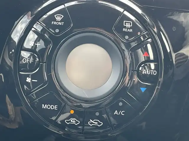 日産 ノート e－パワー X 岡山県 2016(平28)年 5.4万km ダークメタルグレー 登録時走行距離53820km/LEDヘッドライト/社外ナビ/フルセグTV(AM/FM/CD/DVD/Bluetooth)/アラウンドビューモニター/ETC/ドライブレコーダー/デジタルインナーミラー/エマージェンシーブレーキ/車線逸脱防止支援システム/横滑り防止装置/車両接近通報装置/電動格納ミラー/プッシュスタート/スマートキー