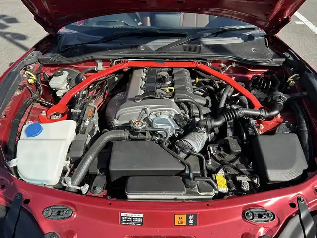 マツダ ロードスター ＲＦ VS 栃木県 2017(平29)年 7.7万km ソウルレッドプレミアムメタリック オートエグゼエアロ(F/S/R)/ブラック2トーンルーフ/6速MT/マツダコネクトナビ/フルセグTV/DVD/Bluetooth/USB/ブラウンレザーシート/シートヒーター/ETC/ブラインドスポットモニター/車線逸脱警報/LEDオートライト/オートハイビーム/電動オープン/ステアリングリモコン/AAC/純正フロアマット/純正17インチAW