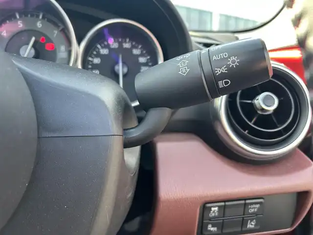 マツダ ロードスター ＲＦ VS 栃木県 2017(平29)年 7.7万km ソウルレッドプレミアムメタリック オートエグゼエアロ(F/S/R)/ブラック2トーンルーフ/6速MT/マツダコネクトナビ/フルセグTV/DVD/Bluetooth/USB/ブラウンレザーシート/シートヒーター/ETC/ブラインドスポットモニター/車線逸脱警報/LEDオートライト/オートハイビーム/電動オープン/ステアリングリモコン/AAC/純正フロアマット/純正17インチAW