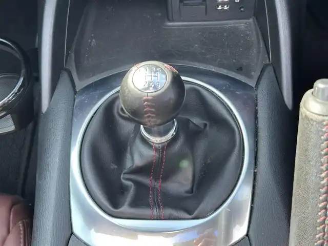 マツダ ロードスター ＲＦ VS 栃木県 2017(平29)年 7.7万km ソウルレッドプレミアムメタリック オートエグゼエアロ(F/S/R)/ブラック2トーンルーフ/6速MT/マツダコネクトナビ/フルセグTV/DVD/Bluetooth/USB/ブラウンレザーシート/シートヒーター/ETC/ブラインドスポットモニター/車線逸脱警報/LEDオートライト/オートハイビーム/電動オープン/ステアリングリモコン/AAC/純正フロアマット/純正17インチAW