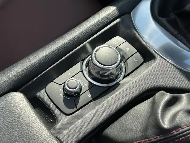 マツダ ロードスター ＲＦ VS 栃木県 2017(平29)年 7.7万km ソウルレッドプレミアムメタリック オートエグゼエアロ(F/S/R)/ブラック2トーンルーフ/6速MT/マツダコネクトナビ/フルセグTV/DVD/Bluetooth/USB/ブラウンレザーシート/シートヒーター/ETC/ブラインドスポットモニター/車線逸脱警報/LEDオートライト/オートハイビーム/電動オープン/ステアリングリモコン/AAC/純正フロアマット/純正17インチAW