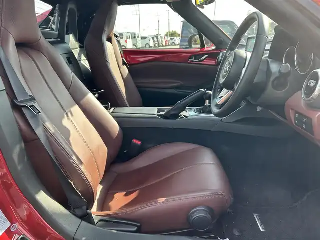 マツダ ロードスター ＲＦ VS 栃木県 2017(平29)年 7.7万km ソウルレッドプレミアムメタリック オートエグゼエアロ(F/S/R)/ブラック2トーンルーフ/6速MT/マツダコネクトナビ/フルセグTV/DVD/Bluetooth/USB/ブラウンレザーシート/シートヒーター/ETC/ブラインドスポットモニター/車線逸脱警報/LEDオートライト/オートハイビーム/電動オープン/ステアリングリモコン/AAC/純正フロアマット/純正17インチAW