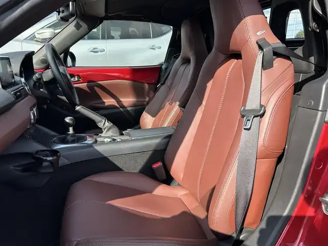 マツダ ロードスター ＲＦ VS 栃木県 2017(平29)年 7.7万km ソウルレッドプレミアムメタリック オートエグゼエアロ(F/S/R)/ブラック2トーンルーフ/6速MT/マツダコネクトナビ/フルセグTV/DVD/Bluetooth/USB/ブラウンレザーシート/シートヒーター/ETC/ブラインドスポットモニター/車線逸脱警報/LEDオートライト/オートハイビーム/電動オープン/ステアリングリモコン/AAC/純正フロアマット/純正17インチAW