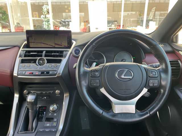 レクサス ＮＸ 300h スパイス&シック 石川県 2020(令2)年 4.4万km レッドマイカクリスタルシャイン ４ＷＤ　純正ナビ　フルセグＴＶ　全方位カメラ　ＬＥＤヘッドライト　ＥＴＣ　ドラレコ　革シート　パワーバックドア　シートヒーター　レクサスセーフティ　レーダークルーズ　ブラインドスポットモニター　ＡＷ