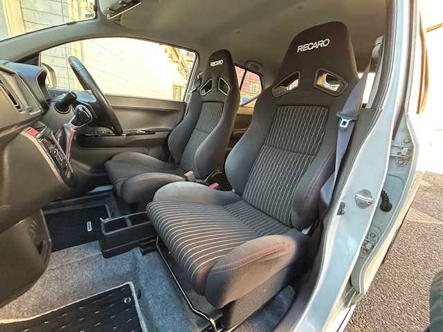 スズキ アルト ワークス 東京都 2018(平30)年 5.2万km ピュアホワイトP 純正ナビ　CN-RZ743/(フルセグTV/Bluetooth/USB/SD/CD/DVD)/バックカメラ/前後ドライブレコーダー/レーダブレーキサポート/パドルシフト/RECAROシート/ステアリングスイッチ/電格ミラー/HIDヘッドライト/コムテック　ドライビング・セーフティー・センサ（ZERO　602V）/Jes TV CONTROL SV(ZTR-70)/純正アルミホイール/純正フロアマット/スペアキー1本/保証書/取扱説明書