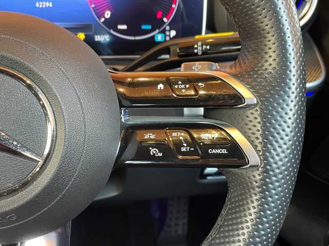 メルセデス・ベンツ Ｍ・ベンツ Ｃ２２０ｄ ステーションワゴン アバンギャルドAMGライン 愛知県 2023(令5)年 4.3万km 白 ワンオーナー/レザーエクスクルーシブパッケージ/純正ナビ/フルセグTV/360度カメラ/AppleCarPlay/黒革シート/シートヒーター/アドバンスドサウンド/HUD/ACC/LKA/BSM/パワーバックドア/前席パワーシート/純正19インチアルミ