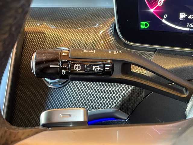 メルセデス・ベンツ Ｍ・ベンツ Ｃ２２０ｄ ステーションワゴン アバンギャルドAMGライン 愛知県 2023(令5)年 4.3万km 白 ワンオーナー/レザーエクスクルーシブパッケージ/純正ナビ/フルセグTV/360度カメラ/AppleCarPlay/黒革シート/シートヒーター/アドバンスドサウンド/HUD/ACC/LKA/BSM/パワーバックドア/前席パワーシート/純正19インチアルミ