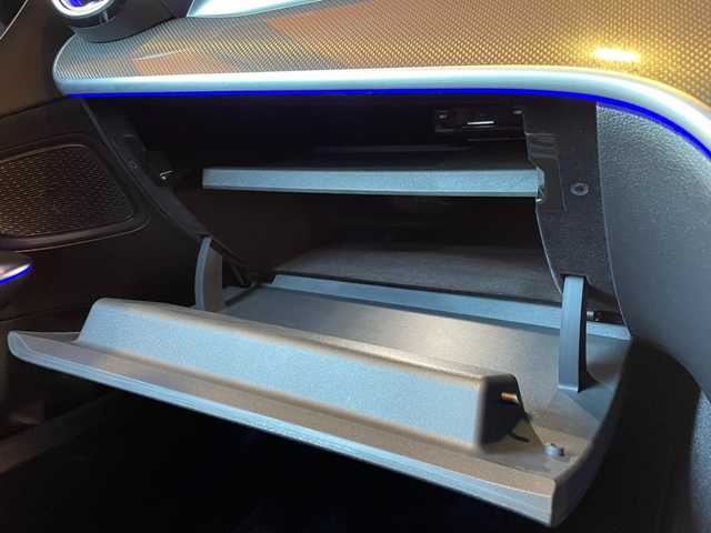 メルセデス・ベンツ Ｍ・ベンツ Ｃ２２０ｄ ステーションワゴン アバンギャルドAMGライン 愛知県 2023(令5)年 4.3万km 白 ワンオーナー/レザーエクスクルーシブパッケージ/純正ナビ/フルセグTV/360度カメラ/AppleCarPlay/黒革シート/シートヒーター/アドバンスドサウンド/HUD/ACC/LKA/BSM/パワーバックドア/前席パワーシート/純正19インチアルミ