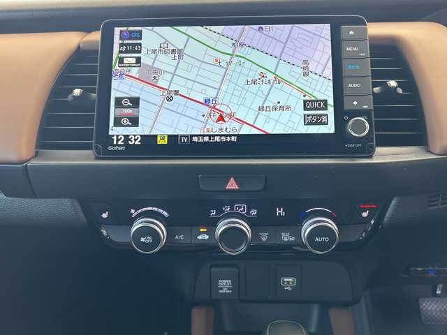 ホンダ フィット リュクス 埼玉県 2020(令2)年 1.9万km プラチナホワイトパール Honda SENSING/純正リアスポイラーエアロ/純正9インチインターナビ(VXU-205FTi)/　　Bluetooth/CD/DVD/フルセグ/iPod/AUX/バックカメラ/アダプティブクルーズコントロール/純正LEDオートヘッドライト、オートマチックハイビーム/純正LEDフォグランプ/革シート/運転席、助手席シートヒーター/純正16インチアルミホイール/ステアリングヒーター/プレミアムオーディオ/車内Wi-Fi/Qi（ワイヤレス充電）/アイドリングストップ/USBジャック/ステアリングスイッチ/ビルトインETC/ドアバイザー/オートリトラミラー/パーキングセンサーシステム/電子制御パーキングブレーキ/チップアップ&ダイブダウン機構付き6:4分割可倒式リアシート/横滑り防止装置/スペアキー1個/取扱説明書/保証書/ワンオーナー/記録簿/禁煙車