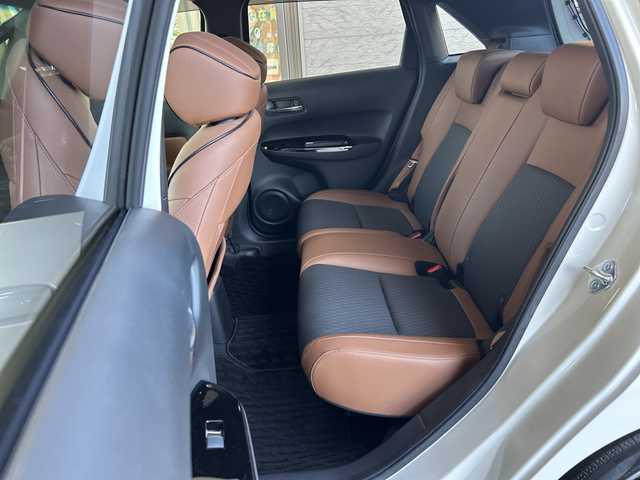 ホンダ フィット リュクス 埼玉県 2020(令2)年 1.9万km プラチナホワイトパール Honda SENSING/純正リアスポイラーエアロ/純正9インチインターナビ(VXU-205FTi)/　　Bluetooth/CD/DVD/フルセグ/iPod/AUX/バックカメラ/アダプティブクルーズコントロール/純正LEDオートヘッドライト、オートマチックハイビーム/純正LEDフォグランプ/革シート/運転席、助手席シートヒーター/純正16インチアルミホイール/ステアリングヒーター/プレミアムオーディオ/車内Wi-Fi/Qi（ワイヤレス充電）/アイドリングストップ/USBジャック/ステアリングスイッチ/ビルトインETC/ドアバイザー/オートリトラミラー/パーキングセンサーシステム/電子制御パーキングブレーキ/チップアップ&ダイブダウン機構付き6:4分割可倒式リアシート/横滑り防止装置/スペアキー1個/取扱説明書/保証書/ワンオーナー/記録簿/禁煙車