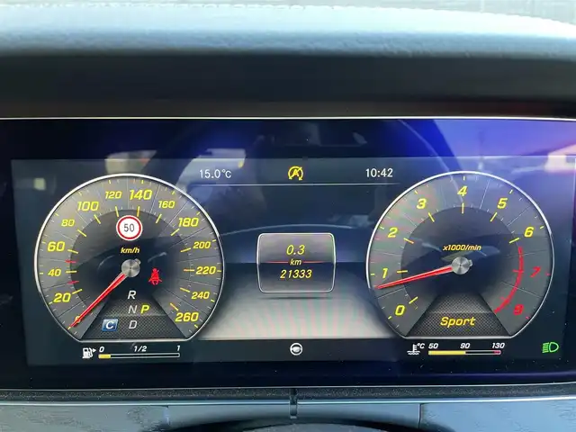 メルセデス・ベンツ Ｅ２５０ アバンギャルド スポーツ 静岡県 2017(平29)年 2.2万km ダイヤモンドホワイト パノラミックススライディングルーフ/レザーシート/電動リアゲート/Burmesterサラウンドサウンド/COMANDシステム/(BT/CarPlay/フルセグ)/360°カメラ/アダプティブクルーズコントロール/レーダーセーフティパッケージ/・アクティブディスタンスアシスト・ディストロニック/・アクティブステアリングアシスト/・アクティブレーンチェンジングアシスト/・アクティブエマージェンシーストップアシスト/・PRE-SAFE/・アクティブブレーキアシスト/・PRE-SAFEインパルスサイド/・PRE-SAFEサウンド/・緊急回避補助システム/・渋滞時緊急ブレーキ機能/・アクティブブラインドスポットアシスト/・アクティブレーンキーピングアシスト/・PRE-SAFEプラス/・トラフィックサインアシスト/メモリー付パワーシート/シートヒーター/キーレスゴー/ETC/ドライブレコーダー/純正フロアマット/純正19インチアルミホイール/保証書/取説