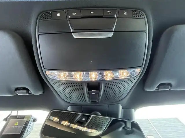 メルセデス・ベンツ Ｅ２５０ アバンギャルド スポーツ 静岡県 2017(平29)年 2.2万km ダイヤモンドホワイト パノラミックススライディングルーフ/レザーシート/電動リアゲート/Burmesterサラウンドサウンド/COMANDシステム/(BT/CarPlay/フルセグ)/360°カメラ/アダプティブクルーズコントロール/レーダーセーフティパッケージ/・アクティブディスタンスアシスト・ディストロニック/・アクティブステアリングアシスト/・アクティブレーンチェンジングアシスト/・アクティブエマージェンシーストップアシスト/・PRE-SAFE/・アクティブブレーキアシスト/・PRE-SAFEインパルスサイド/・PRE-SAFEサウンド/・緊急回避補助システム/・渋滞時緊急ブレーキ機能/・アクティブブラインドスポットアシスト/・アクティブレーンキーピングアシスト/・PRE-SAFEプラス/・トラフィックサインアシスト/メモリー付パワーシート/シートヒーター/キーレスゴー/ETC/ドライブレコーダー/純正フロアマット/純正19インチアルミホイール/保証書/取説