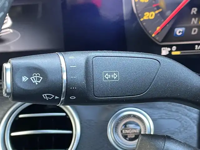 メルセデス・ベンツ Ｅ２５０ アバンギャルド スポーツ 静岡県 2017(平29)年 2.2万km ダイヤモンドホワイト パノラミックススライディングルーフ/レザーシート/電動リアゲート/Burmesterサラウンドサウンド/COMANDシステム/(BT/CarPlay/フルセグ)/360°カメラ/アダプティブクルーズコントロール/レーダーセーフティパッケージ/・アクティブディスタンスアシスト・ディストロニック/・アクティブステアリングアシスト/・アクティブレーンチェンジングアシスト/・アクティブエマージェンシーストップアシスト/・PRE-SAFE/・アクティブブレーキアシスト/・PRE-SAFEインパルスサイド/・PRE-SAFEサウンド/・緊急回避補助システム/・渋滞時緊急ブレーキ機能/・アクティブブラインドスポットアシスト/・アクティブレーンキーピングアシスト/・PRE-SAFEプラス/・トラフィックサインアシスト/メモリー付パワーシート/シートヒーター/キーレスゴー/ETC/ドライブレコーダー/純正フロアマット/純正19インチアルミホイール/保証書/取説