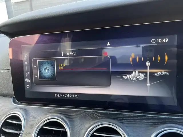 メルセデス・ベンツ Ｅ２５０ アバンギャルド スポーツ 静岡県 2017(平29)年 2.2万km ダイヤモンドホワイト パノラミックススライディングルーフ/レザーシート/電動リアゲート/Burmesterサラウンドサウンド/COMANDシステム/(BT/CarPlay/フルセグ)/360°カメラ/アダプティブクルーズコントロール/レーダーセーフティパッケージ/・アクティブディスタンスアシスト・ディストロニック/・アクティブステアリングアシスト/・アクティブレーンチェンジングアシスト/・アクティブエマージェンシーストップアシスト/・PRE-SAFE/・アクティブブレーキアシスト/・PRE-SAFEインパルスサイド/・PRE-SAFEサウンド/・緊急回避補助システム/・渋滞時緊急ブレーキ機能/・アクティブブラインドスポットアシスト/・アクティブレーンキーピングアシスト/・PRE-SAFEプラス/・トラフィックサインアシスト/メモリー付パワーシート/シートヒーター/キーレスゴー/ETC/ドライブレコーダー/純正フロアマット/純正19インチアルミホイール/保証書/取説