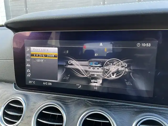 メルセデス・ベンツ Ｅ２５０ アバンギャルド スポーツ 静岡県 2017(平29)年 2.2万km ダイヤモンドホワイト パノラミックススライディングルーフ/レザーシート/電動リアゲート/Burmesterサラウンドサウンド/COMANDシステム/(BT/CarPlay/フルセグ)/360°カメラ/アダプティブクルーズコントロール/レーダーセーフティパッケージ/・アクティブディスタンスアシスト・ディストロニック/・アクティブステアリングアシスト/・アクティブレーンチェンジングアシスト/・アクティブエマージェンシーストップアシスト/・PRE-SAFE/・アクティブブレーキアシスト/・PRE-SAFEインパルスサイド/・PRE-SAFEサウンド/・緊急回避補助システム/・渋滞時緊急ブレーキ機能/・アクティブブラインドスポットアシスト/・アクティブレーンキーピングアシスト/・PRE-SAFEプラス/・トラフィックサインアシスト/メモリー付パワーシート/シートヒーター/キーレスゴー/ETC/ドライブレコーダー/純正フロアマット/純正19インチアルミホイール/保証書/取説