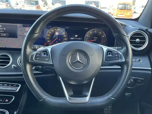 メルセデス・ベンツ Ｅ２５０ アバンギャルド スポーツ 静岡県 2017(平29)年 2.2万km ダイヤモンドホワイト パノラミックススライディングルーフ/レザーシート/電動リアゲート/Burmesterサラウンドサウンド/COMANDシステム/(BT/CarPlay/フルセグ)/360°カメラ/アダプティブクルーズコントロール/レーダーセーフティパッケージ/・アクティブディスタンスアシスト・ディストロニック/・アクティブステアリングアシスト/・アクティブレーンチェンジングアシスト/・アクティブエマージェンシーストップアシスト/・PRE-SAFE/・アクティブブレーキアシスト/・PRE-SAFEインパルスサイド/・PRE-SAFEサウンド/・緊急回避補助システム/・渋滞時緊急ブレーキ機能/・アクティブブラインドスポットアシスト/・アクティブレーンキーピングアシスト/・PRE-SAFEプラス/・トラフィックサインアシスト/メモリー付パワーシート/シートヒーター/キーレスゴー/ETC/ドライブレコーダー/純正フロアマット/純正19インチアルミホイール/保証書/取説