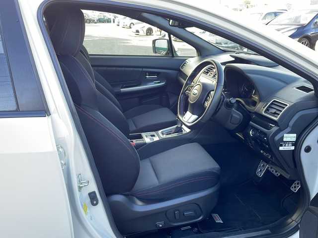 スバル ＷＲＸ Ｓ４ 2．0GT アイサイト 徳島県 2016(平28)年 8.1万km クリスタルホワイトP Stiエアロフロント/サイド/リア/社外7インチSDSナビ/（TV/BT/CD/DVD/SD/iPod）/バックカメラ/アイサイトver.3/・衝突被害軽減ブレーキ（プリクラッシュブレーキ）/・アダプティブクルーズコントロール（全車速追従機能付）/・車線逸脱警報機能（LDW）/・車線逸脱抑制（ステアリングアシストなし）/・先行車発進お知らせ機能/・AT誤発進抑制制御（前方）/ETC/パドルシフト/ダウンヒルアシスト/ブラインドスポットモニター/LEDコーナリングランプ/ステアリング連動ヘッドランプ