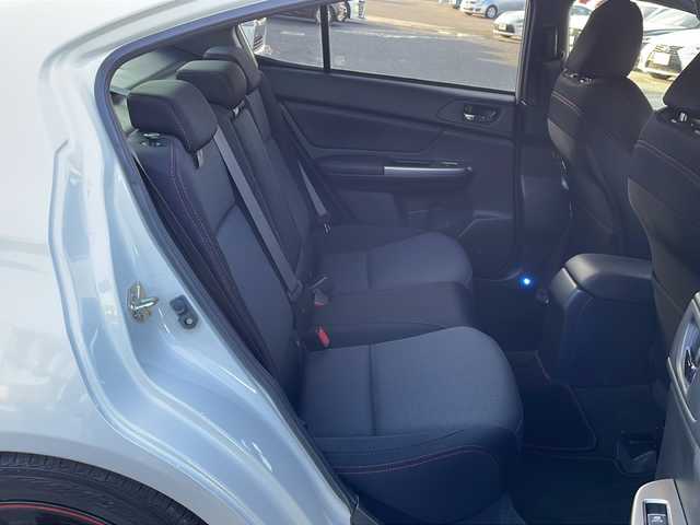 スバル ＷＲＸ Ｓ４ 2．0GT アイサイト 徳島県 2016(平28)年 8.1万km クリスタルホワイトP Stiエアロフロント/サイド/リア/社外7インチSDSナビ/（TV/BT/CD/DVD/SD/iPod）/バックカメラ/アイサイトver.3/・衝突被害軽減ブレーキ（プリクラッシュブレーキ）/・アダプティブクルーズコントロール（全車速追従機能付）/・車線逸脱警報機能（LDW）/・車線逸脱抑制（ステアリングアシストなし）/・先行車発進お知らせ機能/・AT誤発進抑制制御（前方）/ETC/パドルシフト/ダウンヒルアシスト/ブラインドスポットモニター/LEDコーナリングランプ/ステアリング連動ヘッドランプ