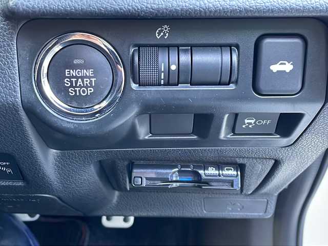 スバル ＷＲＸ Ｓ４ 2．0GT アイサイト 徳島県 2016(平28)年 8.1万km クリスタルホワイトP Stiエアロフロント/サイド/リア/社外7インチSDSナビ/（TV/BT/CD/DVD/SD/iPod）/バックカメラ/アイサイトver.3/・衝突被害軽減ブレーキ（プリクラッシュブレーキ）/・アダプティブクルーズコントロール（全車速追従機能付）/・車線逸脱警報機能（LDW）/・車線逸脱抑制（ステアリングアシストなし）/・先行車発進お知らせ機能/・AT誤発進抑制制御（前方）/ETC/パドルシフト/ダウンヒルアシスト/ブラインドスポットモニター/LEDコーナリングランプ/ステアリング連動ヘッドランプ