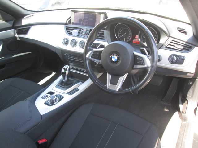 ＢＭＷ Ｚ４ sDrive20i 広島県 2011(平23)年 4.6万km アルピンホワイトⅢ 純正HDDナビ/パドルシフト/HIDオートライト/純正アルミホイール/電動オープン/プッシュスタート/キーレス