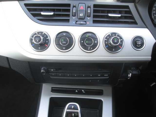 ＢＭＷ Ｚ４ sDrive20i 広島県 2011(平23)年 4.6万km アルピンホワイトⅢ 純正HDDナビ/パドルシフト/HIDオートライト/純正アルミホイール/電動オープン/プッシュスタート/キーレス