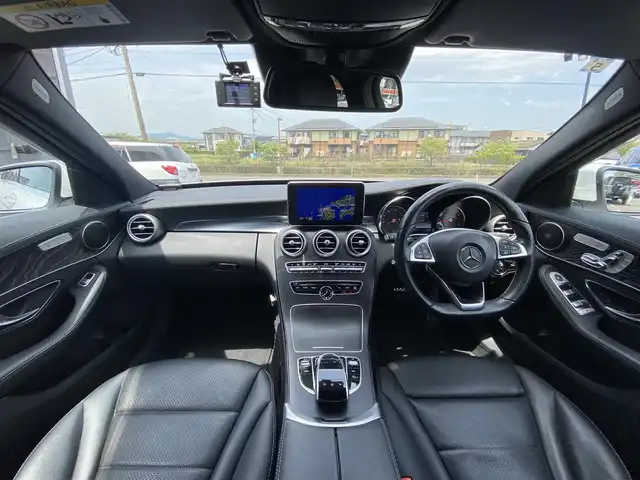 メルセデス・ベンツ Ｃ２００ アバンギャルド AMGライン 福岡県 2014(平26)年 4.8万km 白 ・アダプティブクルーズコントロール/・純正HDDナビ/USB/Bluetooth/・バックカメラ/・黒革シート/シートヒーター/・社外前後ドライブレコーダー/・フルセグ/・社外ETC/・純正18AW/・プッシュスタート/・パーキングアシスト/・アイドリングストップ/・スマートキー/・パワーシート/・レーンキープアシスト/・オートライト/・LEDライト