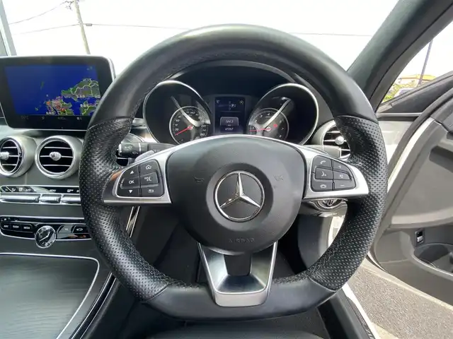 メルセデス・ベンツ Ｃ２００ アバンギャルド AMGライン 福岡県 2014(平26)年 4.8万km 白 ・アダプティブクルーズコントロール/・純正HDDナビ/USB/Bluetooth/・バックカメラ/・黒革シート/シートヒーター/・社外前後ドライブレコーダー/・フルセグ/・社外ETC/・純正18AW/・プッシュスタート/・パーキングアシスト/・アイドリングストップ/・スマートキー/・パワーシート/・レーンキープアシスト/・オートライト/・LEDライト