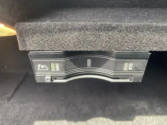 メルセデス・ベンツ Ｃ２００ アバンギャルド AMGライン 福岡県 2014(平26)年 4.8万km 白 ・アダプティブクルーズコントロール/・純正HDDナビ/USB/Bluetooth/・バックカメラ/・黒革シート/シートヒーター/・社外前後ドライブレコーダー/・フルセグ/・社外ETC/・純正18AW/・プッシュスタート/・パーキングアシスト/・アイドリングストップ/・スマートキー/・パワーシート/・レーンキープアシスト/・オートライト/・LEDライト